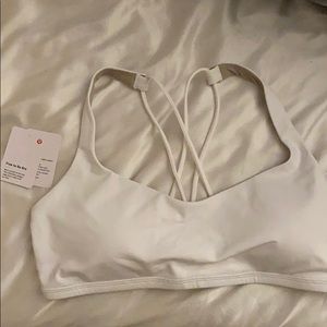 White lululemon sports bra
